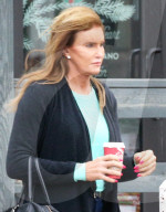 EXKLUSIV -  Rangezoomt: Caitlyn Jenner's neues Gesicht aus der Nähe betrachtet