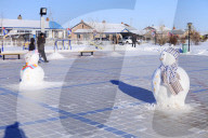FEATURE - China: Schneemänner in Heilongjiang 