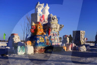 FEATURE - China: Schneemänner in Heilongjiang 