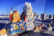 FEATURE - China: Schneemänner in Heilongjiang 