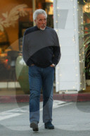 EXKLUSIV - Tom Jones bei Starbucks in Bel-Air