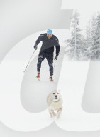 FEATURE - Strassenhund Arthur aus Ecuador macht mit seiner neuen Familie den ersten Winterurlaub 