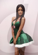 PEOPLE - Farah Sattaur zeigt festliche Lingerie
