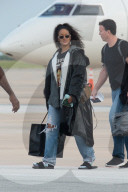 PEOPLE - Rihanna landet auf Barbados