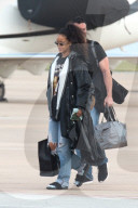 PEOPLE - Rihanna landet auf Barbados