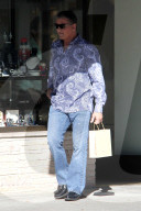 PEOPLE - Sylvester Stallone verschenkt Edelsteine