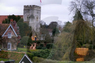 PEOPLE - George Michael's Heim in Goring on Thames