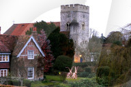 PEOPLE - George Michael's Heim in Goring on Thames