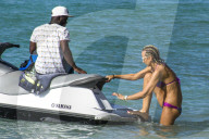 PEOPLE - Lady Victoria Hervey fährt Jet Ski auf Barbados