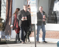 PEOPLE - Alec und Hilaria Baldwin geniessen die Weihnachtstage in den Hamptons