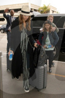 PEOPLE - Jessica Alba fliegt mit ihrer Familie weg aus LA