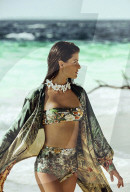 PEOPLE - Isabeli Fontana würd vür die Bademode von Agua de Coco