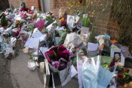 PEOPLE - Ein Blumenmeer vor George Michaels Haus in Goring on Thames