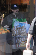 PEOPLE - Cameron Diaz und Benji Madden decken sich im Bristol Farms ein