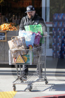 PEOPLE - Cameron Diaz und Benji Madden decken sich im Bristol Farms ein