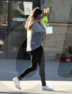 EXKLUSIV - Familie Kunis/Kutcher in Studio City unterwegs