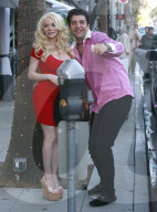 PEOPLE - Courtney Stodden luncht mit einem unbekannten in Beverly Hills