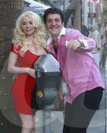 PEOPLE - Courtney Stodden luncht mit einem unbekannten in Beverly Hills
