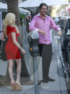PEOPLE - Courtney Stodden luncht mit einem unbekannten in Beverly Hills