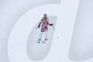 EXKLUSIV - Paris Hilton wedelt in Aspen die Piste runter