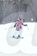 EXKLUSIV - Paris Hilton wedelt in Aspen die Piste runter