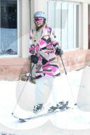EXKLUSIV - Paris Hilton wedelt in Aspen die Piste runter
