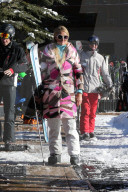 EXKLUSIV - Paris Hilton wedelt in Aspen die Piste runter