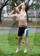 PEOPLE - Fitness-Training im Park:  Marc Jacob's Ex Austin Armacost