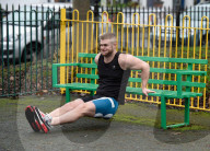 PEOPLE - Fitness-Training im Park:  Marc Jacob's Ex Austin Armacost