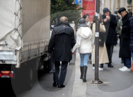 PEOPLE - Paolo Berlusconi bummelt mit Tochter Rebecca durch Mailand