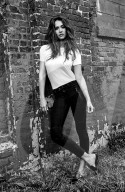 PEOPLE - Jessica Alba posiert für ihre Jeans-Kollektion bei Revolve