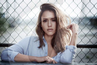 PEOPLE - Jessica Alba posiert für ihre Jeans-Kollektion bei Revolve