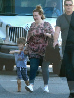 EXKLUSIV - Hat sie was zu feiern? Adele kauft Luftballons