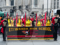 FEATURE - Tänzer üben schon mal die Neujahrs-Parade in London