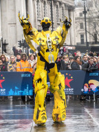 FEATURE - Tänzer üben schon mal die Neujahrs-Parade in London