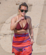 PEOPLE - Hilary Duff mit Luca am Beach auf Hawaii