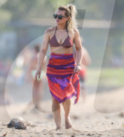 PEOPLE - Hilary Duff mit Luca am Beach auf Hawaii