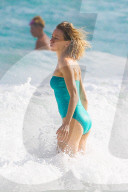 EXKLUSIV - Naomi Watts mit ihrer Familie am Beach von Cancun