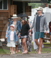 PEOPLE - Jessica Alba posiert mit der Familie auf Hawaii