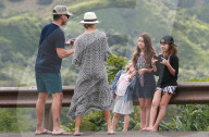 PEOPLE - Jessica Alba posiert mit der Familie auf Hawaii