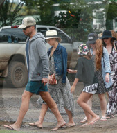 PEOPLE - Jessica Alba posiert mit der Familie auf Hawaii