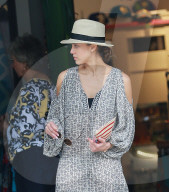PEOPLE - Jessica Alba posiert mit der Familie auf Hawaii