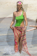 PEOPLE - Lady Victoria Hervey macht Ferien auf Barbados