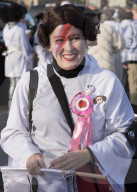 PEOPLE - Fans gedenken Carrie Fisher mit einer Leia-Parade