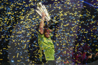 NEWS - London: Michael van Gerwen gewinnt die Dartmeisterschaft 