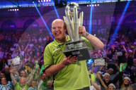 NEWS - London: Michael van Gerwen gewinnt die Dartmeisterschaft 