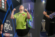 NEWS - London: Michael van Gerwen gewinnt die Dartmeisterschaft 