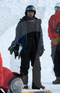 EXKLUSIV - Maddox Jolie-Pitt nimmt Snowboard-Unterricht in Colorado