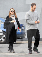 PEOPLE - Schwangere Natalie Portman mit Mann Benjamin in Los Angeles unterwegs