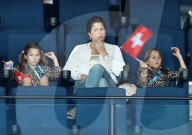 PEOPLE - Hopman Cup in Perth: Federer verliert gegen Zverev - Mirka mit ihren Mädchen im Publikum 
